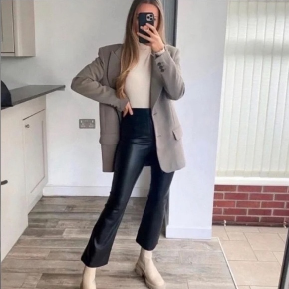 ZARA MINI FLARED FAUX LEATHER LEGGINGS - Picture 5 of 13